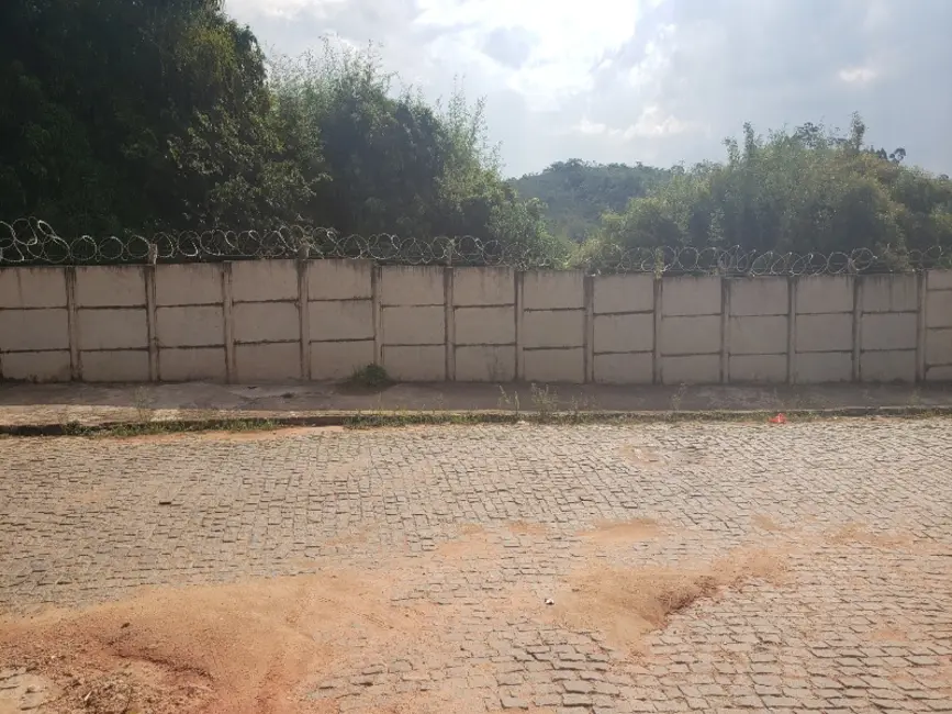 Foto 1 de Terreno / Lote à venda, 1335m2 em Entre Rios De Minas - MG