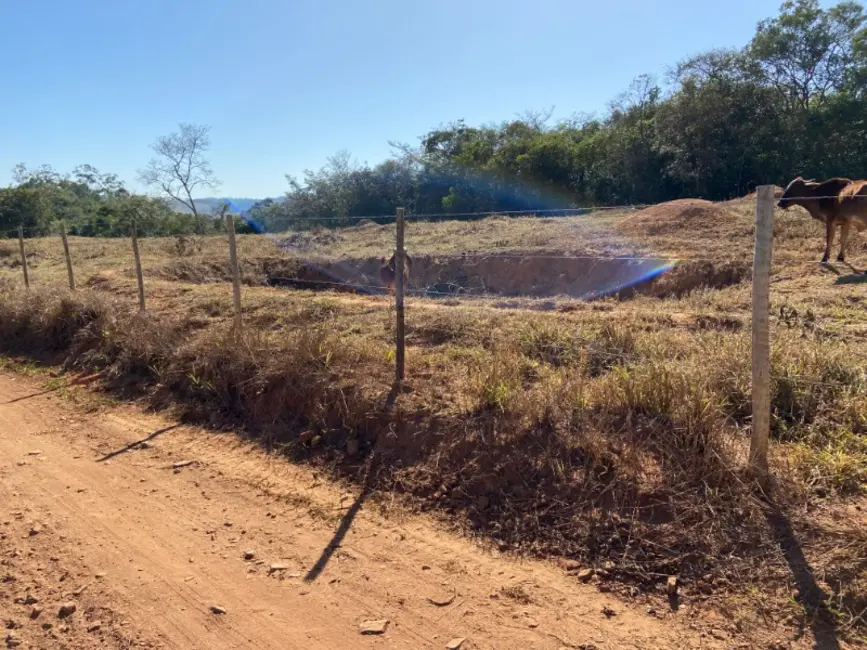 Foto 3 de Terreno / Lote à venda, 80000m2 em Castro, Entre Rios De Minas - MG