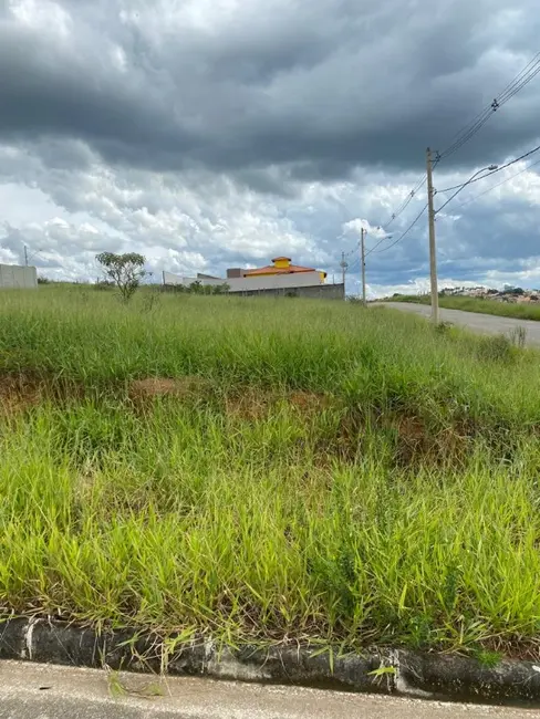 Foto 2 de Terreno / Lote à venda, 300m2 em Entre Rios De Minas - MG