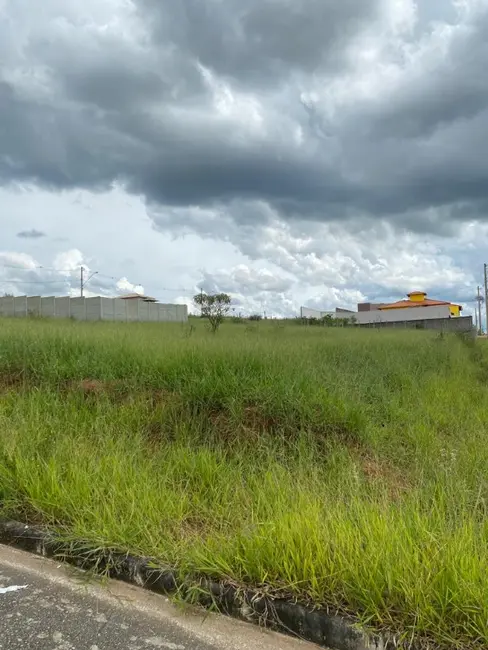 Foto 1 de Terreno / Lote à venda, 300m2 em Entre Rios De Minas - MG