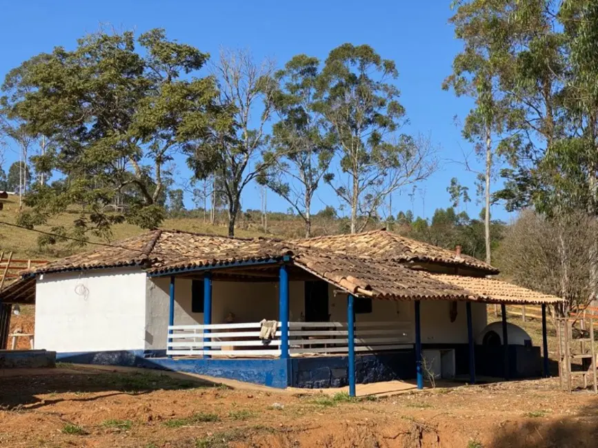 Foto 1 de Fazenda / Haras com 3 quartos à venda em Desterro De Entre Rios - MG