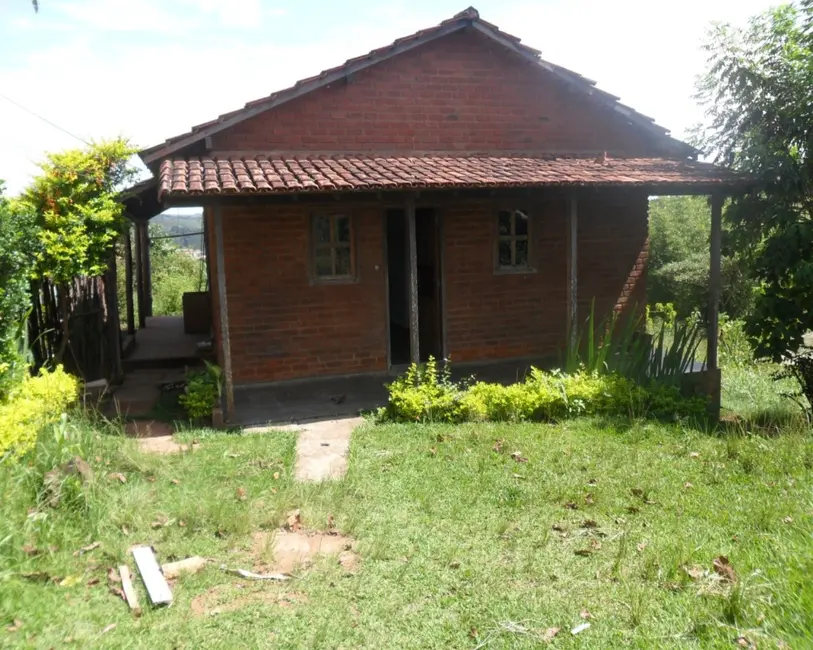 Foto 1 de Casa com 2 quartos para alugar, 70m2 em Centro, Entre Rios De Minas - MG