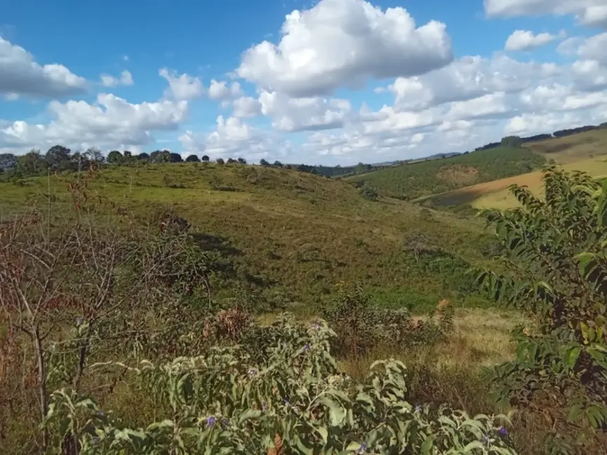 Foto 1 de Terreno / Lote à venda, 190000m2 em Desterro De Entre Rios - MG