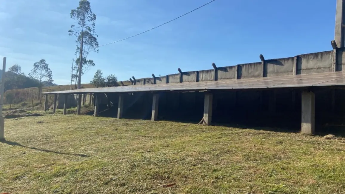 Foto 2 de Chácara à venda em Entre Rios De Minas - MG