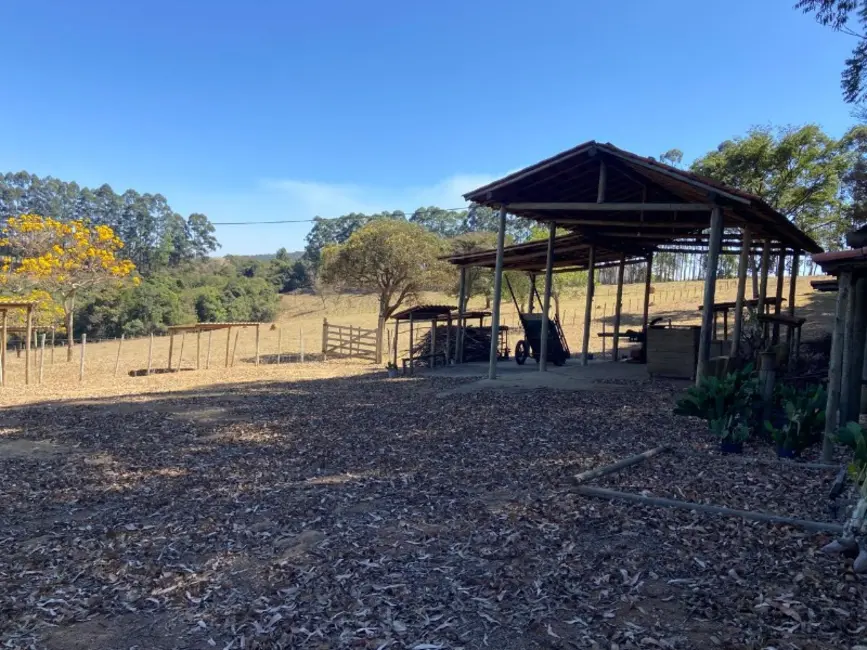 Foto 3 de Sítio / Rancho à venda em Desterro De Entre Rios - MG