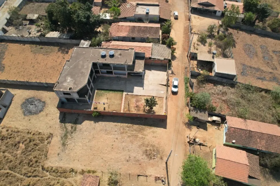 Foto 2 de Casa com 7 quartos à venda, 400m2 em Castro, Entre Rios De Minas - MG