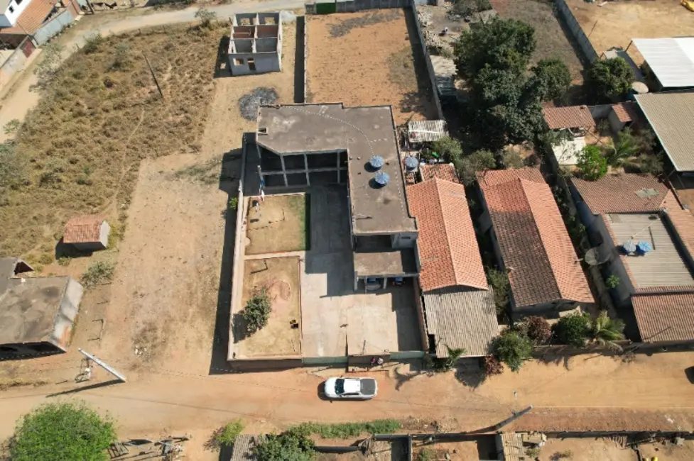 Foto 3 de Casa com 7 quartos à venda, 400m2 em Castro, Entre Rios De Minas - MG