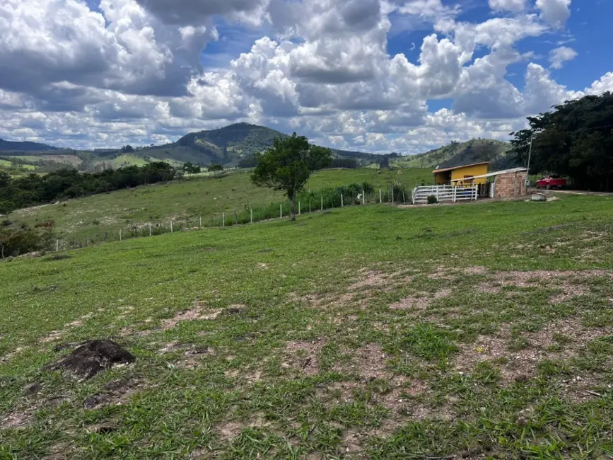 Foto 9 de Chácara à venda em Entre Rios De Minas - MG