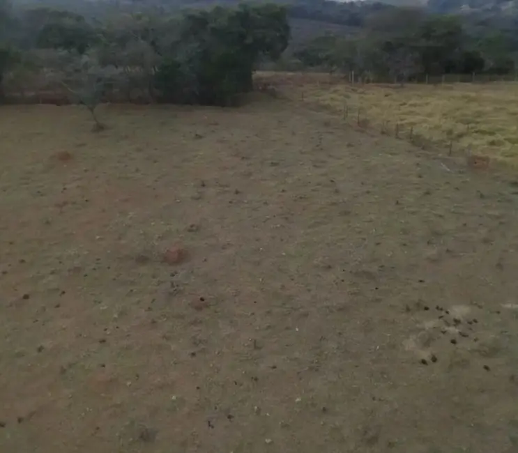 Foto 1 de Terreno / Lote à venda, 100000m2 em Entre Rios De Minas - MG