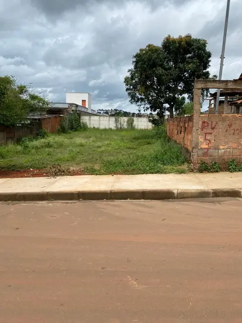 Foto 1 de Terreno / Lote à venda, 360m2 em Entre Rios De Minas - MG