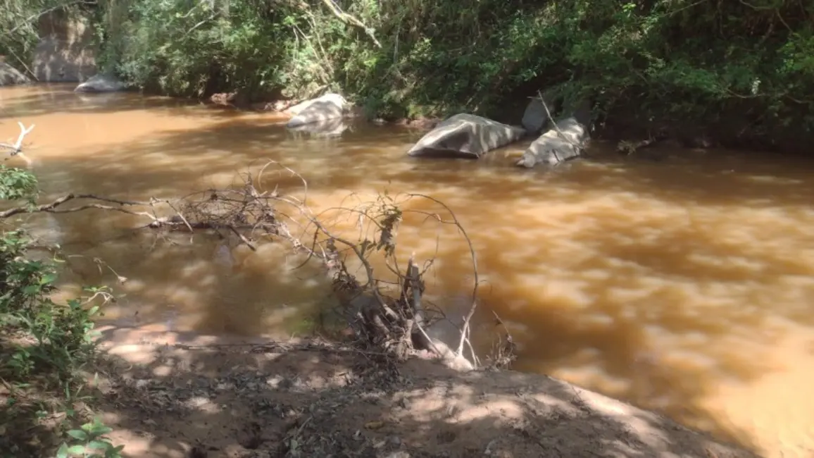 Foto 9 de Terreno / Lote à venda, 20000m2 em Entre Rios De Minas - MG