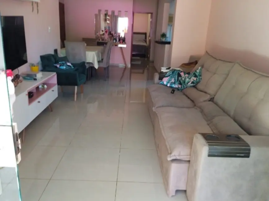 Foto 2 de Casa com 4 quartos à venda, 250m2 em Entre Rios De Minas - MG