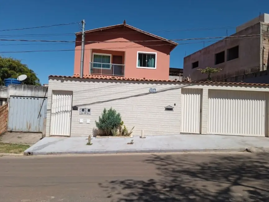 Foto 1 de Casa com 4 quartos à venda, 250m2 em Entre Rios De Minas - MG