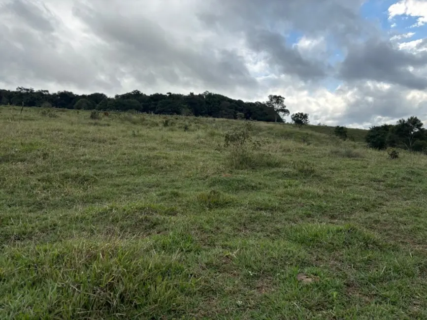 Foto 1 de Terreno / Lote à venda, 300000m2 em Desterro De Entre Rios - MG