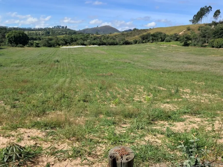 Foto 1 de Terreno / Lote à venda, 74000m2 em Desterro De Entre Rios - MG