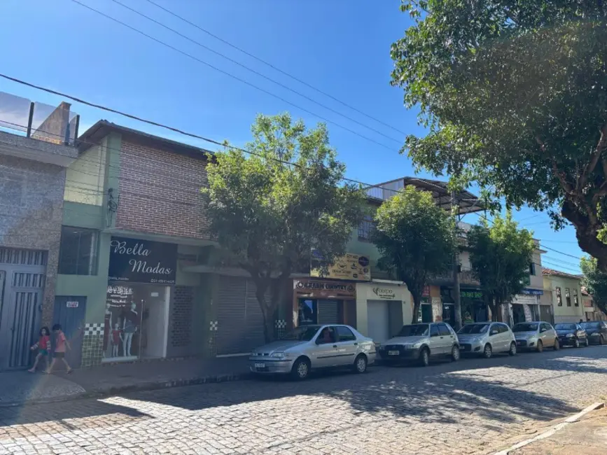 Foto 2 de Casa com 6 quartos à venda, 2000m2 em Centro, Entre Rios De Minas - MG