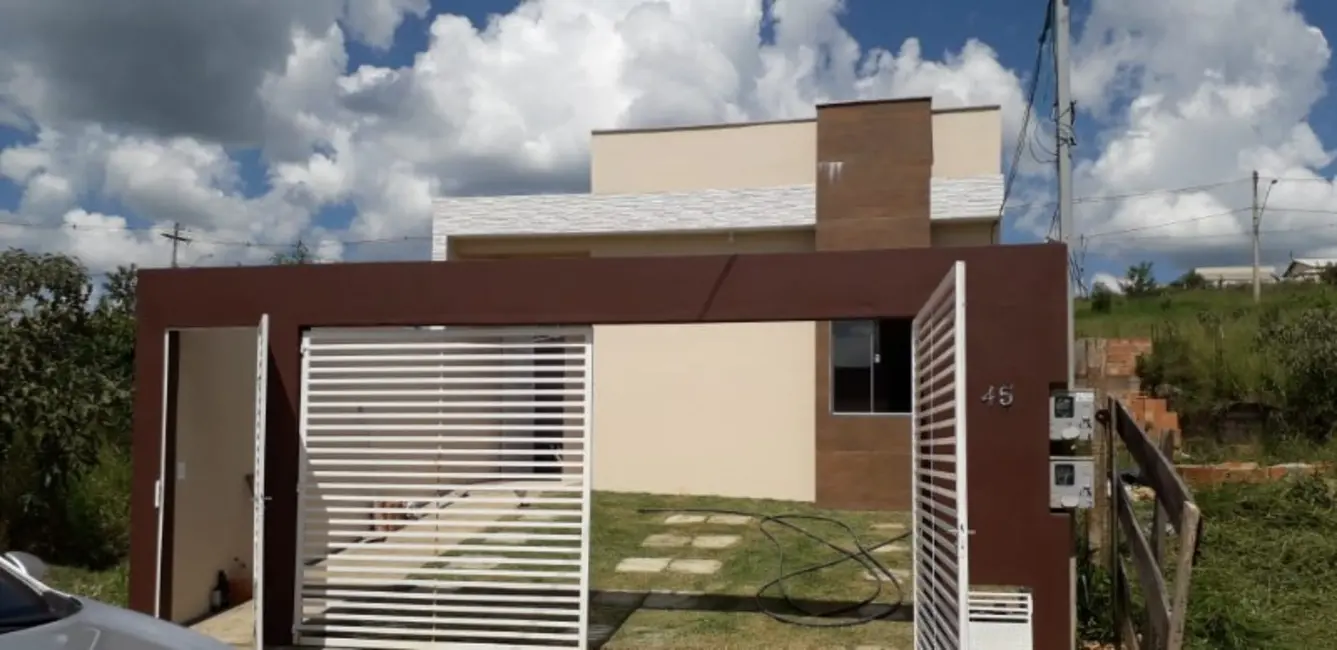 Foto 2 de Casa com 3 quartos à venda, 86m2 em Entre Rios De Minas - MG