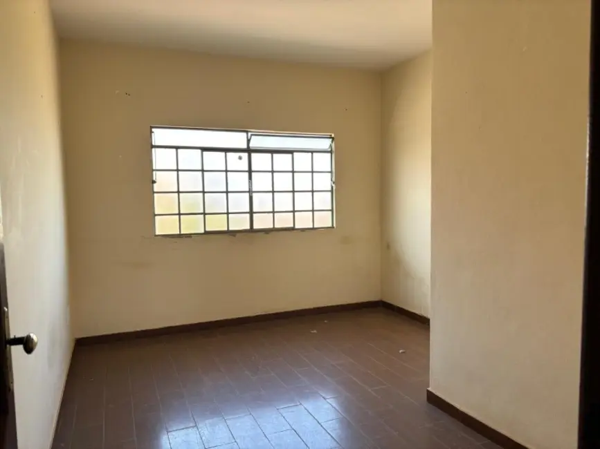Foto 2 de Casa com 3 quartos para alugar, 90m2 em Entre Rios De Minas - MG