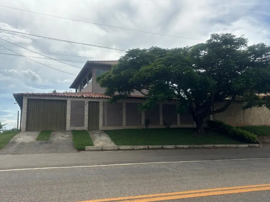 Foto 1 de Casa com 3 quartos à venda, 300m2 em Castro, Entre Rios De Minas - MG