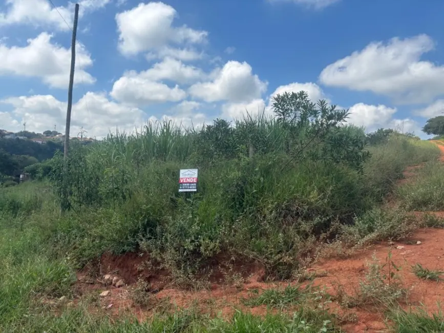 Foto 1 de Terreno / Lote à venda, 693m2 em Entre Rios De Minas - MG