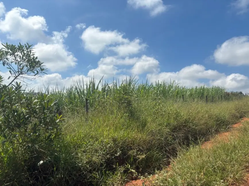 Foto 3 de Terreno / Lote à venda, 693m2 em Entre Rios De Minas - MG