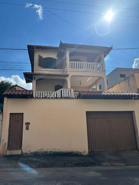 Foto 1 de Casa com 4 quartos à venda, 291m2 em Entre Rios De Minas - MG