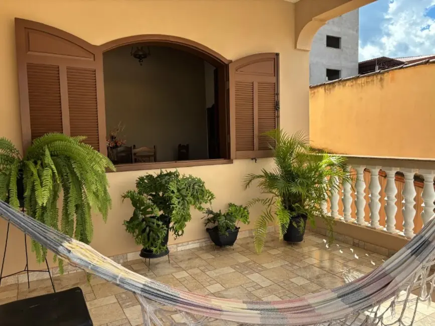 Foto 2 de Casa com 4 quartos à venda, 291m2 em Entre Rios De Minas - MG