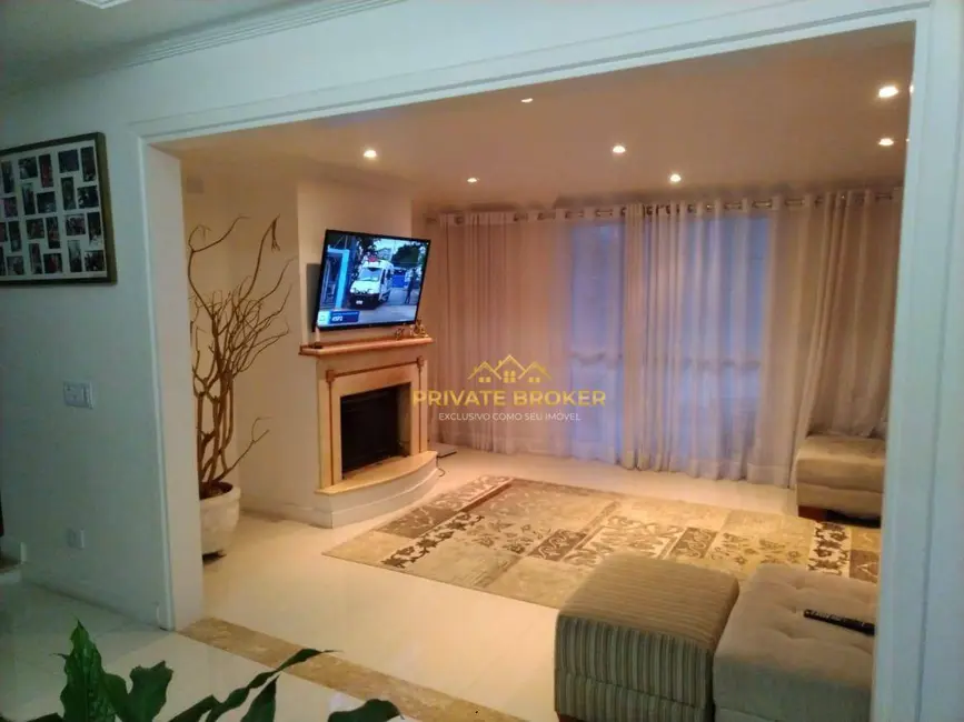 Casa de Condomínio com 4 quartos à venda e para alugar, 360m2 em Santana De Parnaiba - SP - imagem 4 Foto 4 de Casa de Condomínio com 4 quartos à venda e para alugar, 360m2 em Santana De Parnaiba - SP