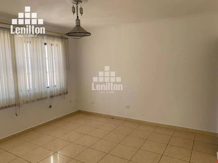 Sobrado com 3 quartos à venda, 180m2 em Jardim Santa Cristina, Santo Andre - SP - imagem 5 Foto 5 de Sobrado com 3 quartos à venda, 180m2 em Jardim Santa Cristina, Santo Andre - SP