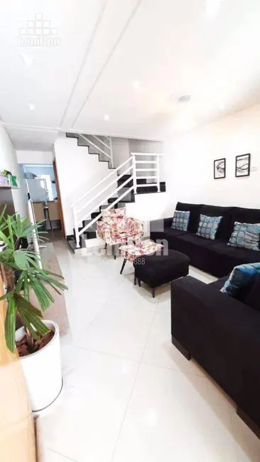 Sobrado com 2 quartos à venda, 152m2 em Vila Cecília Maria, Santo Andre - SP - imagem 5 Foto 5 de Sobrado com 2 quartos à venda, 152m2 em Vila Cecília Maria, Santo Andre - SP