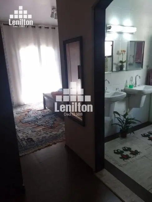 Sobrado com 3 quartos à venda, 240m2 em Nova Petrópolis, Sao Bernardo Do Campo - SP - imagem 5 Foto 5 de Sobrado com 3 quartos à venda, 240m2 em Nova Petrópolis, Sao Bernardo Do Campo - SP