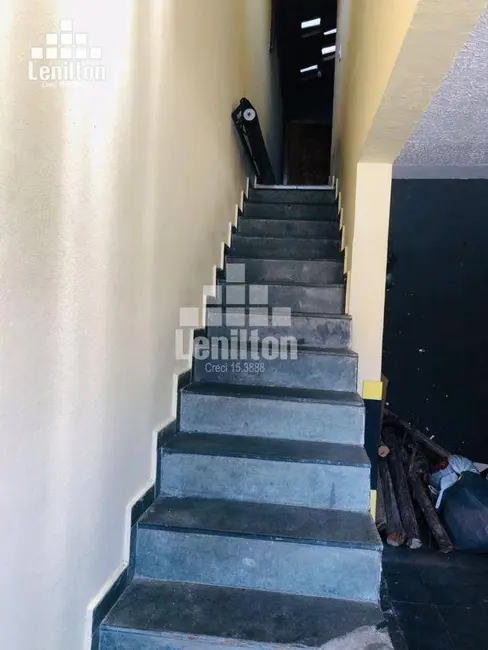 Sobrado com 3 quartos à venda, 180m2 em Jardim do Estádio, Santo Andre - SP - imagem 4 Foto 4 de Sobrado com 3 quartos à venda, 180m2 em Jardim do Estádio, Santo Andre - SP