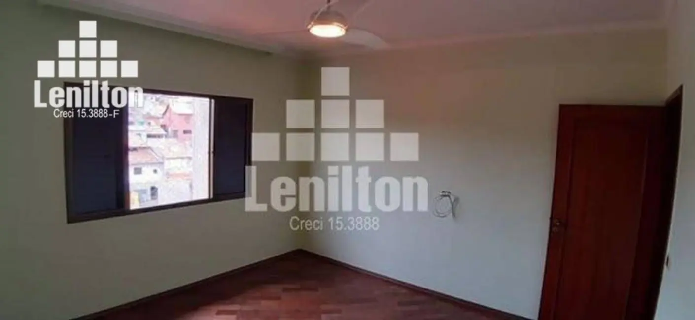 Sobrado com 3 quartos à venda, 220m2 em Jardim Marek, Santo Andre - SP - imagem 9 Foto 9 de Sobrado com 3 quartos à venda, 220m2 em Jardim Marek, Santo Andre - SP