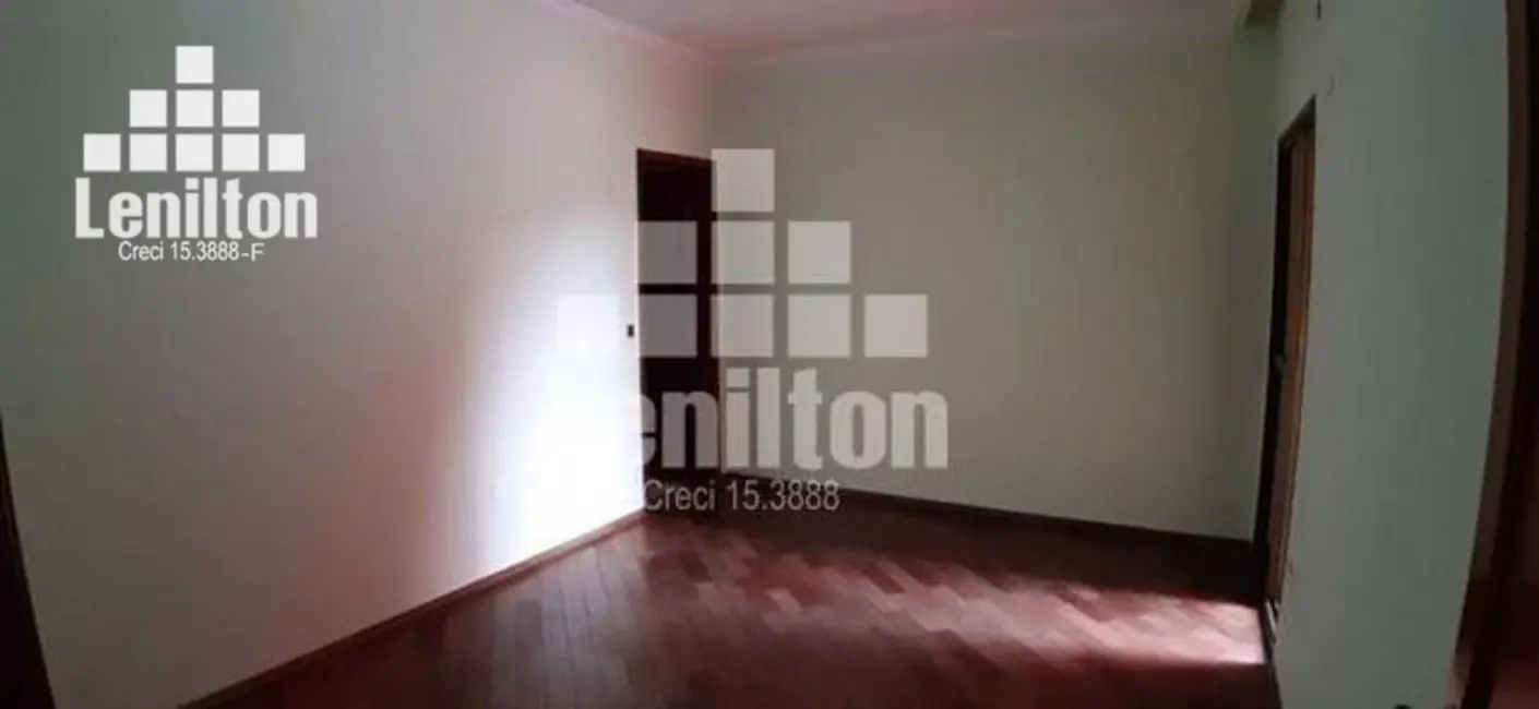 Sobrado com 3 quartos à venda, 220m2 em Jardim Marek, Santo Andre - SP - imagem 8 Foto 8 de Sobrado com 3 quartos à venda, 220m2 em Jardim Marek, Santo Andre - SP