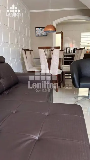 Sobrado com 3 quartos à venda, 196m2 em Sao Bernardo Do Campo - SP - imagem 5 Foto 5 de Sobrado com 3 quartos à venda, 196m2 em Sao Bernardo Do Campo - SP