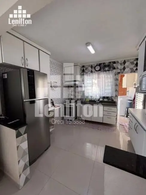 Casa com 3 quartos à venda, 200m2 em Jardim Las Vegas, Santo Andre - SP - imagem 4 Foto 4 de Casa com 3 quartos à venda, 200m2 em Jardim Las Vegas, Santo Andre - SP