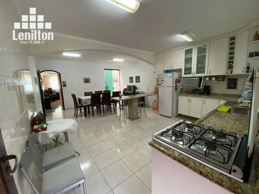 Sobrado com 3 quartos à venda, 264m2 em Jardim Las Vegas, Santo Andre - SP - imagem 5 Foto 5 de Sobrado com 3 quartos à venda, 264m2 em Jardim Las Vegas, Santo Andre - SP