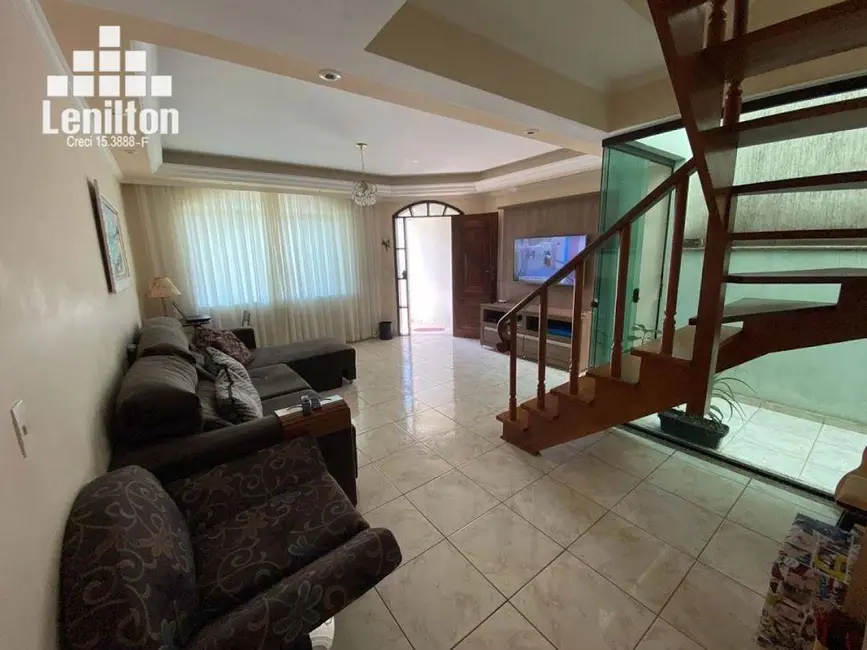 Sobrado com 3 quartos à venda, 264m2 em Jardim Las Vegas, Santo Andre - SP - imagem 4 Foto 4 de Sobrado com 3 quartos à venda, 264m2 em Jardim Las Vegas, Santo Andre - SP