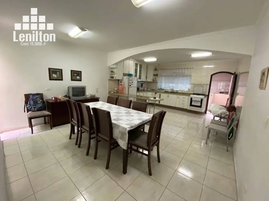 Sobrado com 3 quartos à venda, 264m2 em Jardim Las Vegas, Santo Andre - SP - imagem 6 Foto 6 de Sobrado com 3 quartos à venda, 264m2 em Jardim Las Vegas, Santo Andre - SP