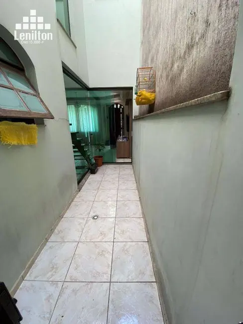 Sobrado com 3 quartos à venda, 264m2 em Jardim Las Vegas, Santo Andre - SP - imagem 9 Foto 9 de Sobrado com 3 quartos à venda, 264m2 em Jardim Las Vegas, Santo Andre - SP