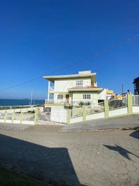 Foto 4 de Casa com 6 quartos à venda, 367m2 em Balneario Picarras - SC