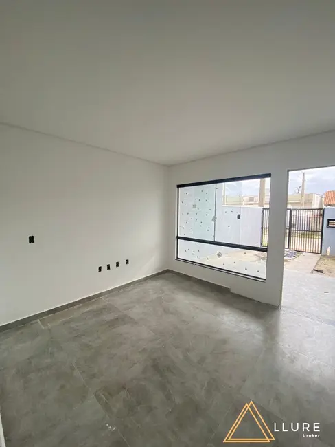 Foto 1 de Casa com 2 quartos à venda, 76m2 em Balneario Picarras - SC