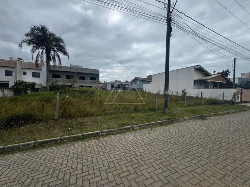 Foto 3 de Terreno / Lote à venda, 500m2 em Balneario Picarras - SC