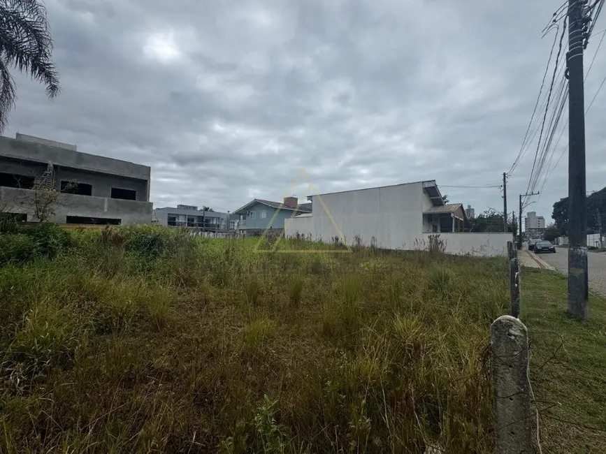 Foto 4 de Terreno / Lote à venda, 500m2 em Balneario Picarras - SC