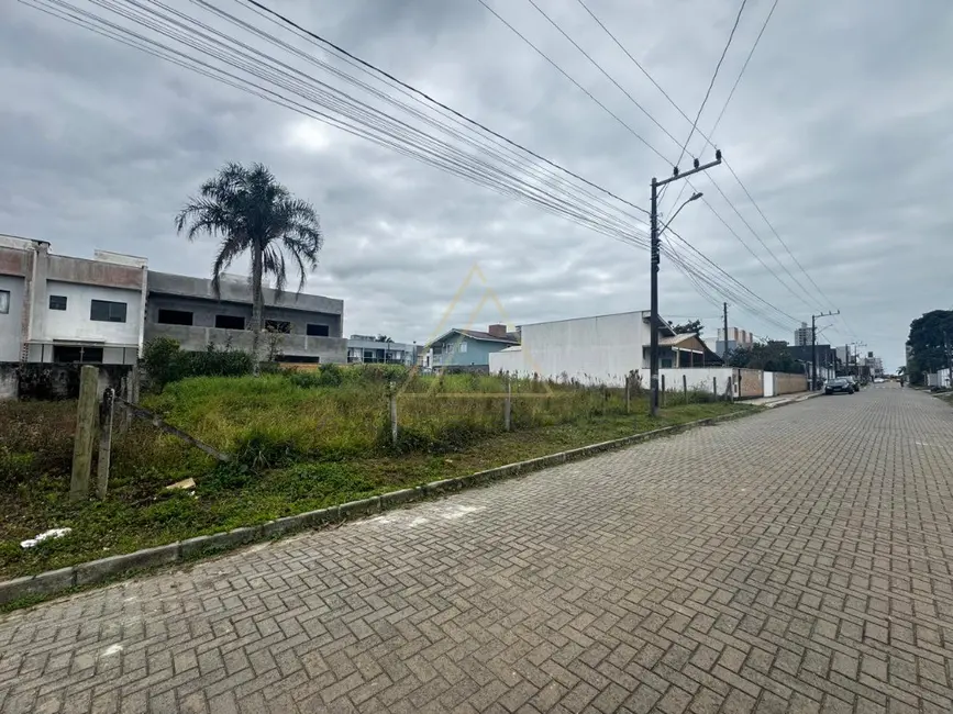 Foto 6 de Terreno / Lote à venda, 500m2 em Balneario Picarras - SC