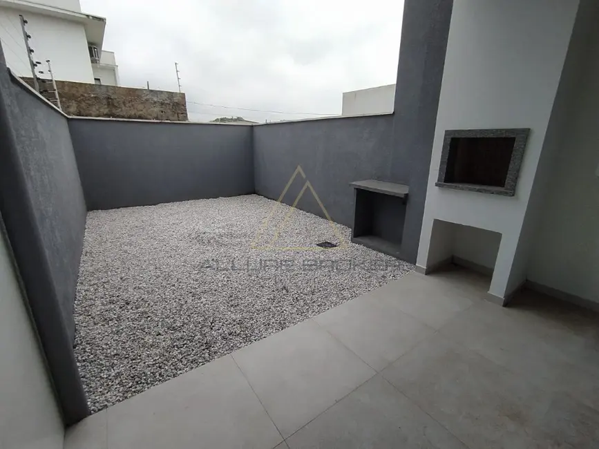 Foto 8 de Casa com 2 quartos à venda, 80m2 em Centro, Balneario Picarras - SC