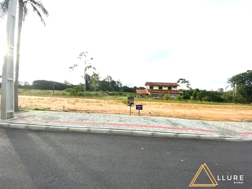 Foto 2 de Terreno / Lote à venda, 360m2 em Balneario Picarras - SC