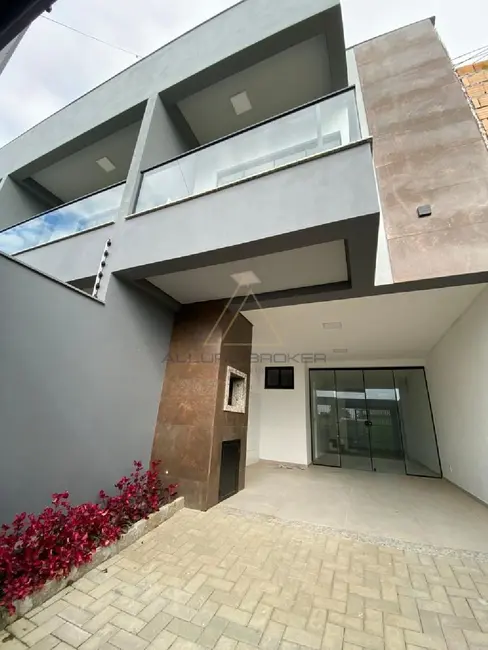 Foto 1 de Casa com 2 quartos à venda, 105m2 em Centro, Balneario Picarras - SC