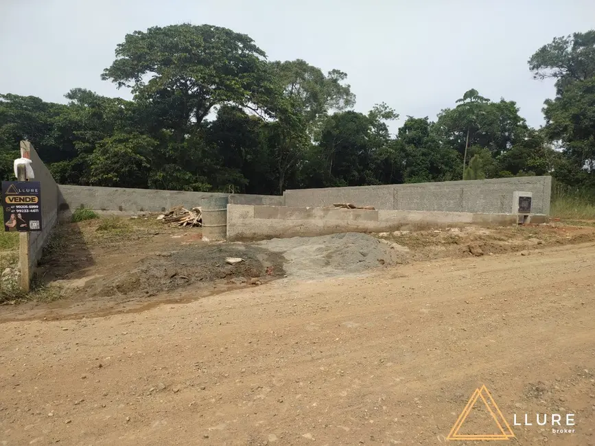 Foto 2 de Terreno / Lote à venda, 260m2 em Balneario Picarras - SC