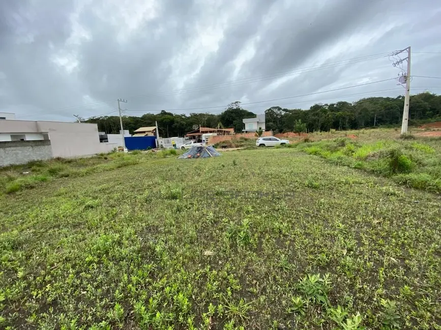 Foto 1 de Terreno / Lote à venda, 300m2 em Balneario Picarras - SC